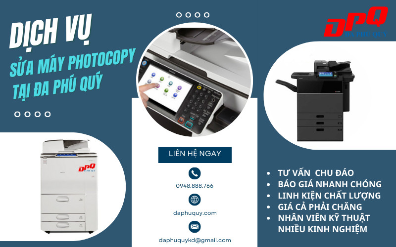 Kỹ thuật viên đang tháo kiểm tra cụm sấy của máy photocopy trong quá trình bảo dưỡng