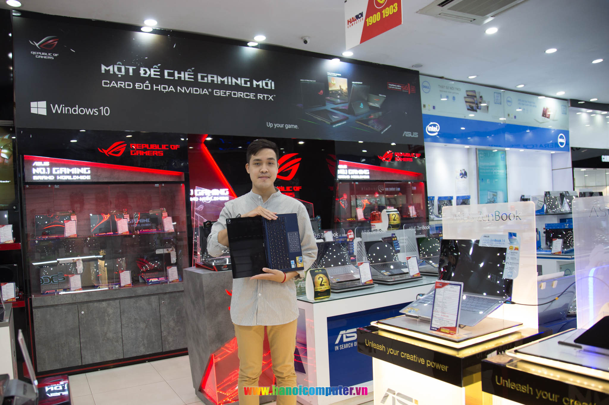 Laptop Asus đang khởi động lại sau khi cập nhật BIOS