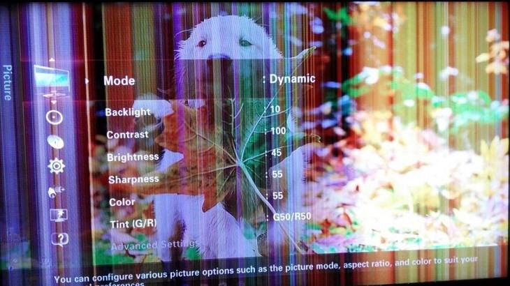Tivi Samsung bị sọc màn hình có thể do lỗi dây cáp, tín hiệu truyền hình hoặc nguồn điện không ổn định