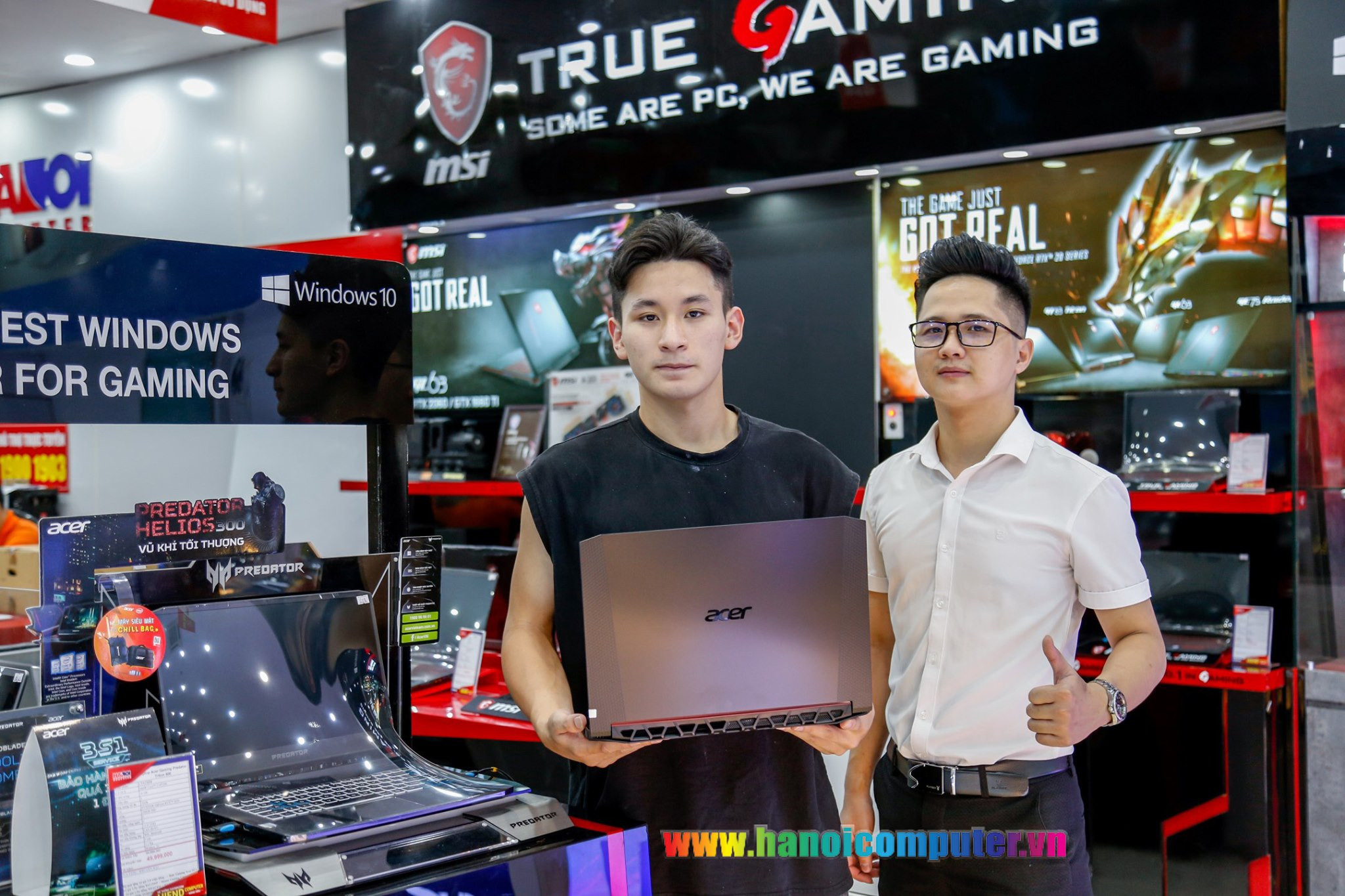 Tiếp nhận và kiểm tra lỗi hiển thị tại trung tâm sửa chữa chuyên nghiệp
